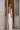 Vestido novia elegante con escote en V