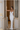 Vestido bridal con velo transparente y pedrería