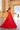 Vestido largo rojo con diseño sofisticado