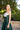 Vestido invitada verde sofisticado