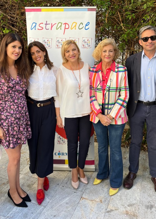 Silvia Navarro organiza una Venta Solidaria a beneficio de Astrapace